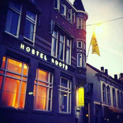 HostelRoots signing gevel Tilburg